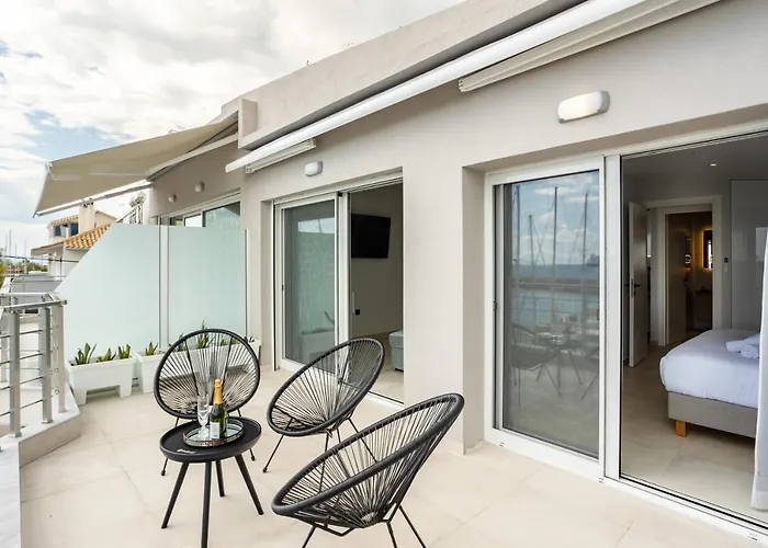 Sail Away In Kalamata, Marina Serenity * 卡拉马塔