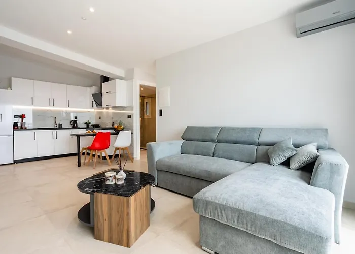 Sail Away In Kalamata, Marina Serenity 卡拉马塔