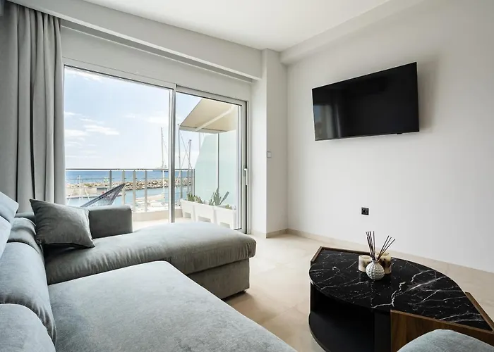 Sail Away In Kalamata, Marina Serenity 公寓